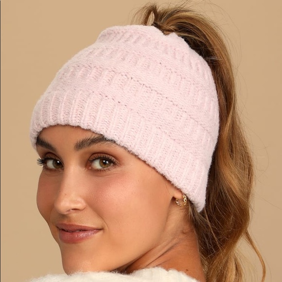 Lulus Accessories - NEW Blush Pink Ribbed Knit Bun Beanie